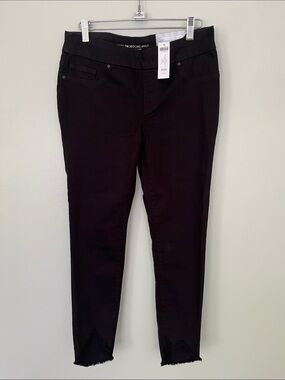 Black Ankle Jeggings with Frayed Hem